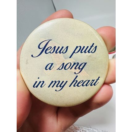 Sandra Boynton & More VTG Pin Back Buttons 7Pc Lot Christmas, Valentines, Jesus