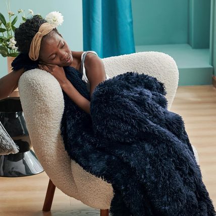 Bedsure Fluffy Navy Blue King Size Blanket for Bed, Thick Soft Sherpa Faux Fur F