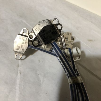 new LOT 10 GTE LAMP HOLDERS S-19K S19K 600 V 3000 W 15 A ,BV