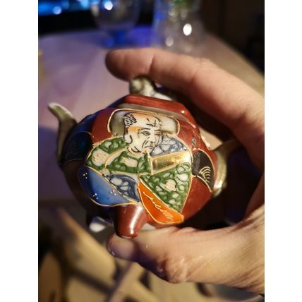 Small Oriental Lidded Trinket Pot/ Burner