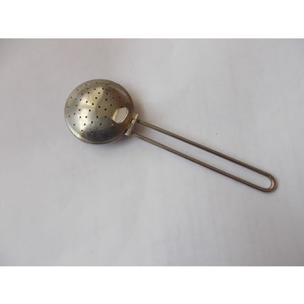 TEA STRAINER COLLECTABLE VINTAGE (09/01) WILL POST O.SEAS