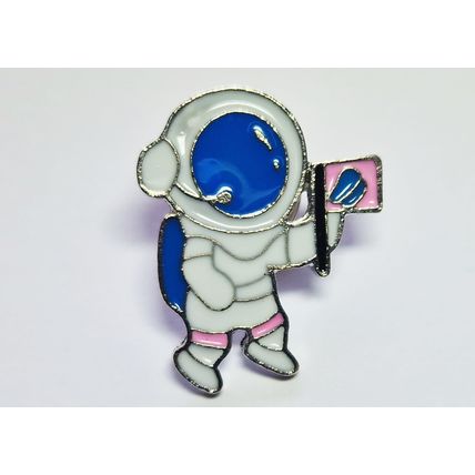 Novelty Spaceman Astronaut cartoon metal novely lapel pin badge