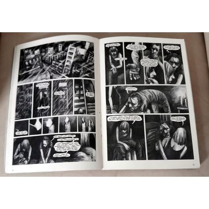 It's Dark in London : A graphic Collection of Short Stories : fine minus