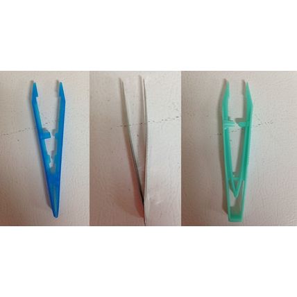 Lot of 485 pcs health/medical/first aid supplies - All new gauze gloves scissors