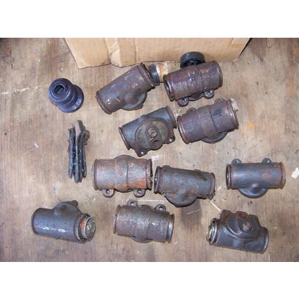 1933 DODGE CORE WHEEL CYLINDERS & RELATED PIECES