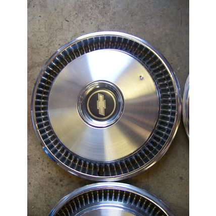 1973 CHEVROLET CHEVELLE CAMARO HUBCAPS WHEELCOVERS 14" - SET OF 4 OEM 1974