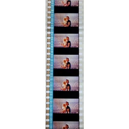 Pk GEB - N - MIX - a 002B . 1 STRIP OF 5 - 35MM FILM CELLS. ( Shine a light )