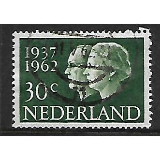 NETHERLANDS 1962 SILVER WEDDING 30c QUEEN JULIANA & PRINCE BERNHARD SG 920 FU#2