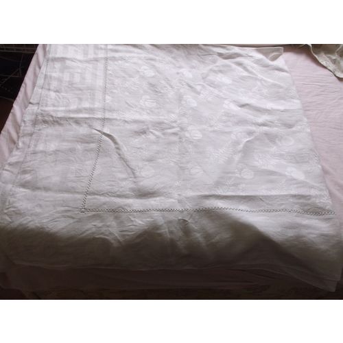 TABLE CLOTH RETRO 60s 54" X 56" (14/07)