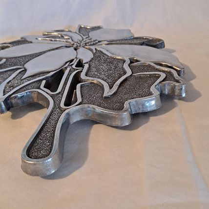 1984 TELEFLORA Cast Aluminum Hot Plate POINSETTIA TRIVET Christmas Flower Metal