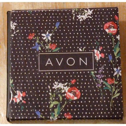 Avon 2019 Garden Party Flower Necklace Gold Tone Floral Pendant Spring NIB