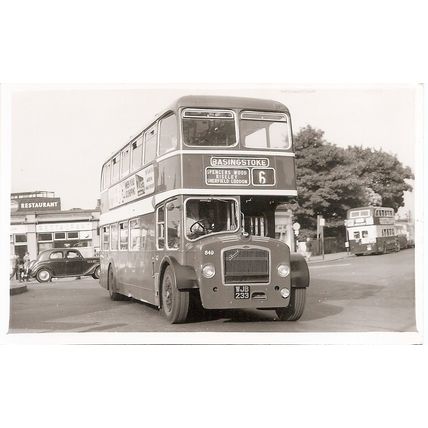 Black & White Photograph of Thames Valley Traction Co. Ltd. - WJB 233