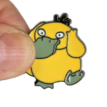 Platypus Pin Badge Enamel 2.7 cm x 2.5 cm Fun Comic Collectable Animal BA227