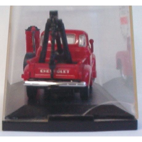 ROAD CHAMPS ' 1953 CHEVROLET 3100 TOW TRUCK TEXACO ' Display