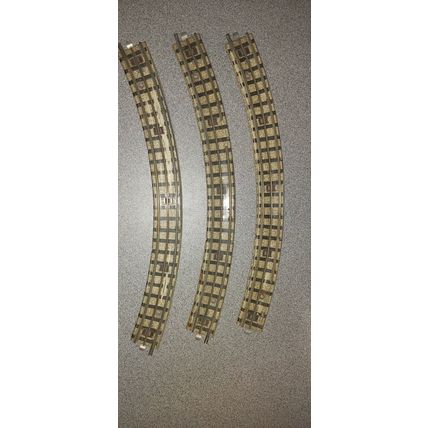 Hornby Dublo 3 pieces of 12inch 3 rail curved track, one damaged, used condition