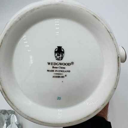 Wedgwood England Ashbury Bone China Coffee /Tea pot Blue White Gold Rim Large