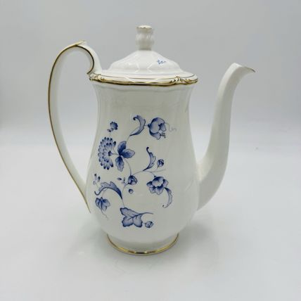 Wedgwood England Ashbury Bone China Coffee /Tea pot Blue White Gold Rim Large