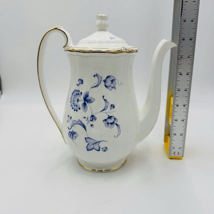 Wedgwood England Ashbury Bone China Coffee /Tea pot Blue White Gold Rim Large