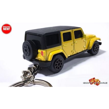 RARE KEYCHAIN YELLOW BLACK JEEP WRANGLER