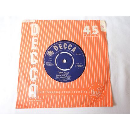 7" 1964.BRIAN POOLE AND THE TREMELOES.THREE BELLS.DECCA.F.120037. NEAR MINT