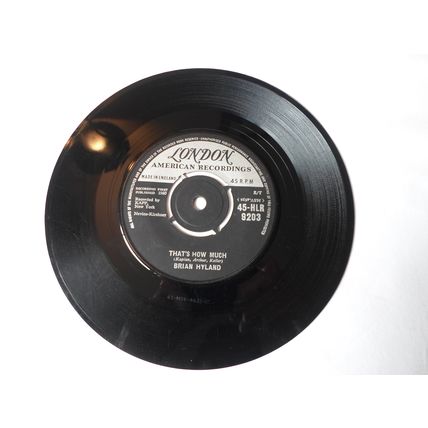 7"1960. BRIAN HYLAND. FOUR LITTLE HEELS. LONDON HLR 9203. EXCELLENT