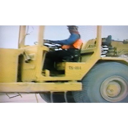 WATCH 'EM WORK KIDSTRUCTION CONSTRUCTION WITH HEAVY EQUIPMENT VHS VIDEOTAPE