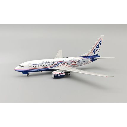 B737-75B BOEING HOUSE COLOURS REG: N1791B W/STAND - INFLIGHT200 IF737791B 1/200