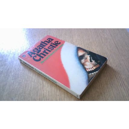 Hercule Poirot's Christmas. Agatha Christie (Paperback) Fontana 1984 VINTAGE
