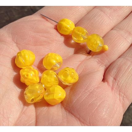 10 Yellow Givre Melon Glass Beads 10mm Ribbed Hint of orange Vintage bd090