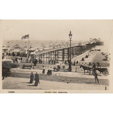 Palace Pier Brighton, Sussex Postcard (SX79117)