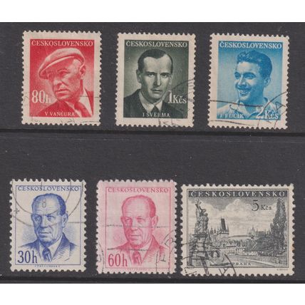 CZECHOSLOVAKIA Selection of 35 Stamps Good Mint/Used (p412)
