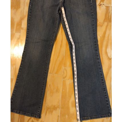 Levi's Women 515 Jeans Size 12 Blue Bootcut Mid Rise Distressed W31 L32