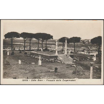 Piazzale delle Corporazioni, Ostia Scavi, c.1930 - Foto Cartolina