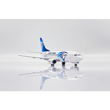 BOEING 737-500 EGYPTAIR REG: SU-GBH WITH STAND - JC WINGS XX20247 1/200