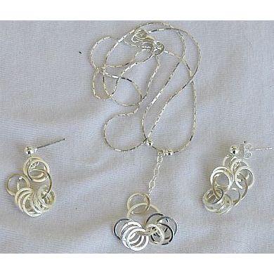 Silver rounds necklace with earrings