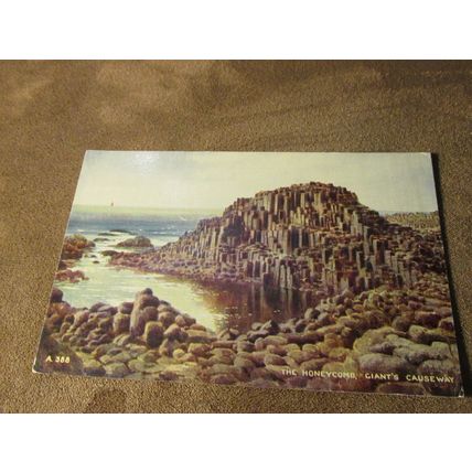 1940s Postcard - Giants Causeway, Antrim Northern Ireland - Artist Gerald A388