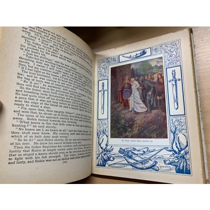c1940 "ROBIN HOOD AND HIS MERRY MEN" ILLUSTRATED LARGE HARDBACK BOOK (P4)