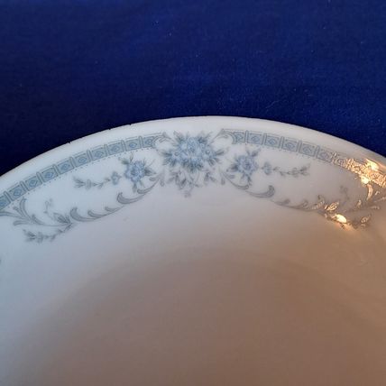Vintage Sheffield BLUE WHISPER Porcelain FRUIT/Dessert BOWL Cereal Sauce 5 5/8"