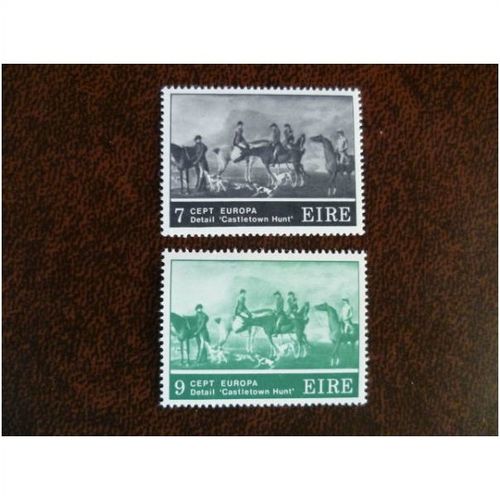 Ireland 1975 Europa CEPT mint set of stamps SG371-2 Castletown Hunt R Healy art