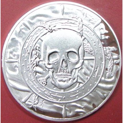 Pirate Skull. Casino Card Guard, Challenge Coin, Souvenir. Silver Tone. 30.