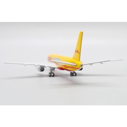 B757-200(PCF) DHL THANK YOU REG: G-DHKF W/ANTENNA - JC WINGS JC40038 1/400
