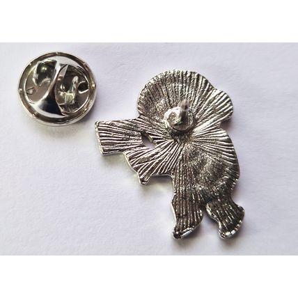 Novelty Spaceman Astronaut cartoon metal novely lapel pin badge