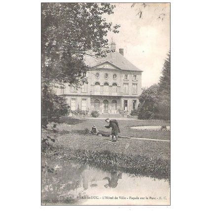 55 - Bar-le-Duc - L' Hôtel de Ville - Façade sur le Parc