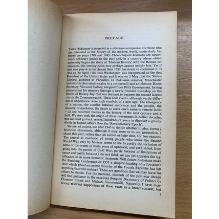 1965 "A DICTIONARY OF MODERN HISTORY 1789-1945" PENGUIN PAPERBACK BOOK (P3)
