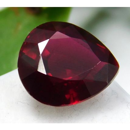 Natural Luxurious Red Rhodolite Garnet 6.80 Ct Pear Cut Gemstone