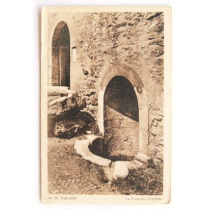 vintage postcard - Falaise, La Fountaine d'Arlette