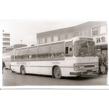 Black & White Photograph of South Wales Transport Co. Ltd. - WTH 480T