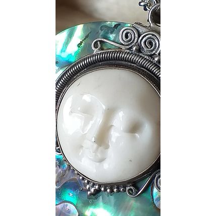 Vintage 1970-s 925 Silver Large Abalone Face Pendant on 18 in Modern Chain.