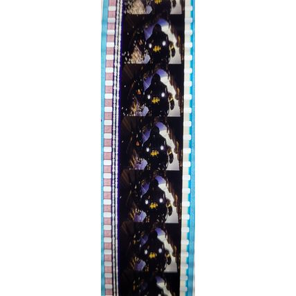 Pk DAU - A - MIX - c 054B. 1 STRIP OF 5 - 35MM FILM CELLS. ( LIS )