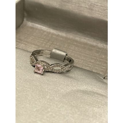 Cross Cross Accented Band W/Square Pink Center- Bomb Party -Rhodium Pl Band Sz10